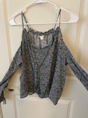 Aeropostale Blue Floral Cold-Shoulder Tunic